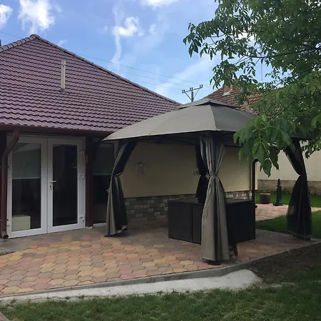 Regina Delux * Gyula